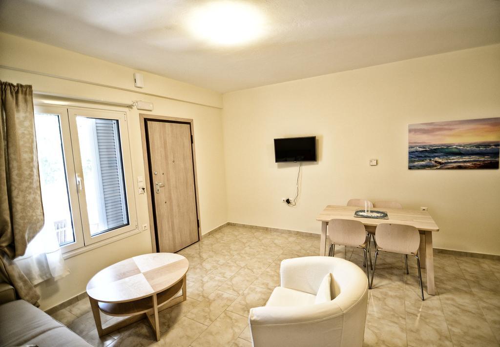 Appartement Peskesi Ikaria à Ágios Kírykos Extérieur photo